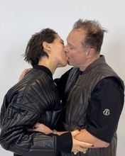 Moncler × Rick Owens、初のサマーコレクションを発表──「ブルーコリック」が描く都市と自然のあいだ