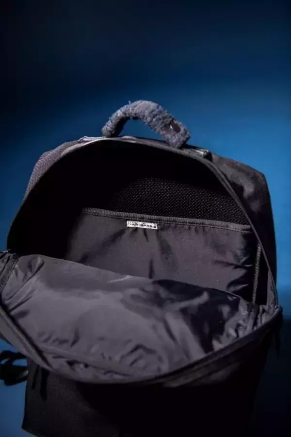 「PORTER CLASSICの名作モデル「Newton」とOKURAが初のコラボ。限定バックパック2モデルが登場」の画像