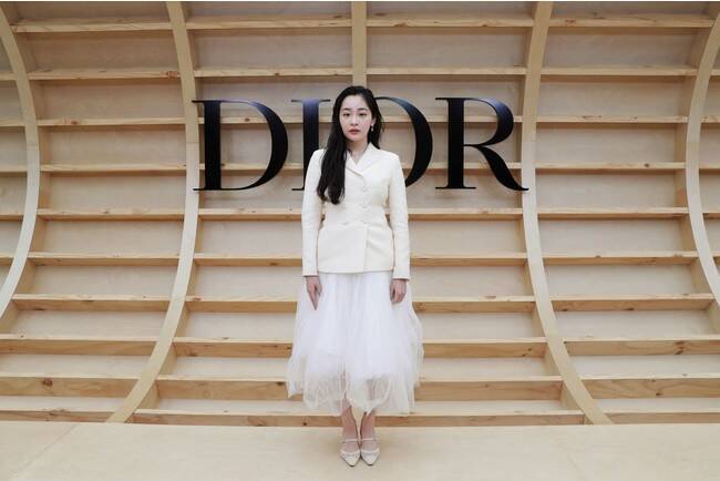 ディオール フォール 2022 ウィメンズ コレクションのショーにBLACKPINKのジスら豪華セレブリティが来場