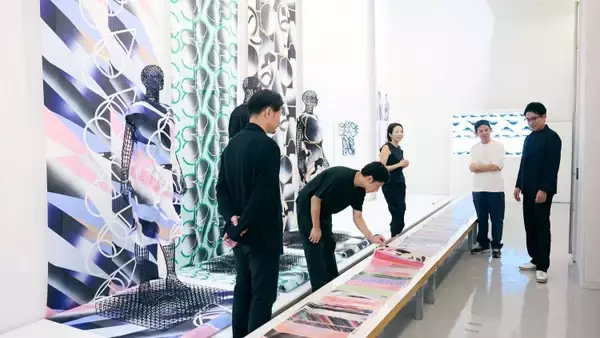 「A-POC ABLE ISSEY MIYAKEとSOAR NYが挑む、「衣服とグラフィックデザインの新境地」」の画像