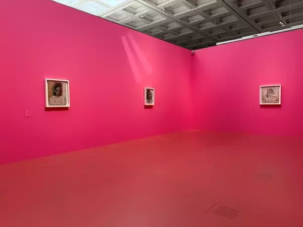 「ただピカソを展示するのではない、ポール・スミスが読み解く“遊び心”の冒険」の画像