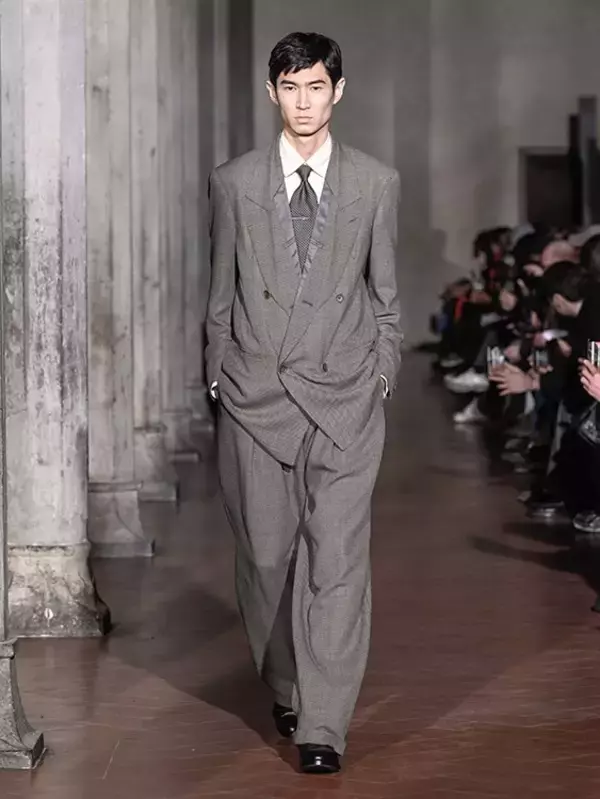 SOSHIOTSUKI 2026年秋冬、ピッティ・ウオモで提示されたテーラリングの再解釈