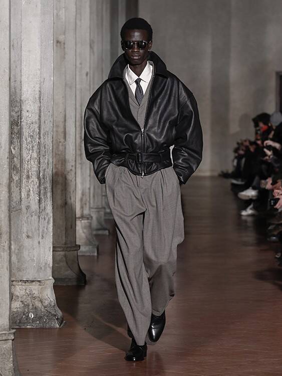 SOSHIOTSUKI 2026年秋冬、ピッティ・ウオモで提示されたテーラリングの再解釈