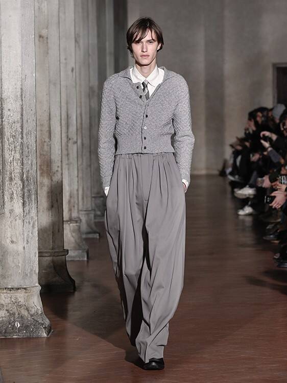 SOSHIOTSUKI 2026年秋冬、ピッティ・ウオモで提示されたテーラリングの再解釈