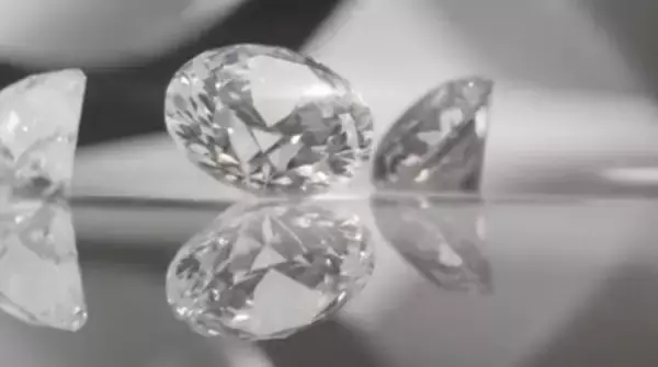 「スワロフスキー」による人造ダイヤモンドのルースストーン、日本で展開開始