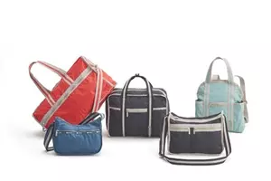 レスポートサックと Peanuts のコラボライン年第2弾が日本限定発売 70周年を記念したデザインも登場 年7月10日 エキサイトニュース