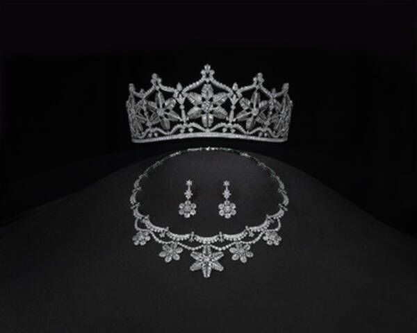 国際宝飾窃盗団ピンクパンサーに強奪されたダイヤモンドコレクション シューペルブ を復刻 時価総額は12億円 19年5月21日 エキサイトニュース