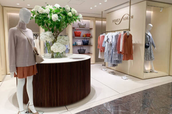 ミックスコーデ提案で相乗効果狙う フォクシー と アディアム 初の合同店舗が伊勢丹新宿に 19年6月18日 エキサイトニュース