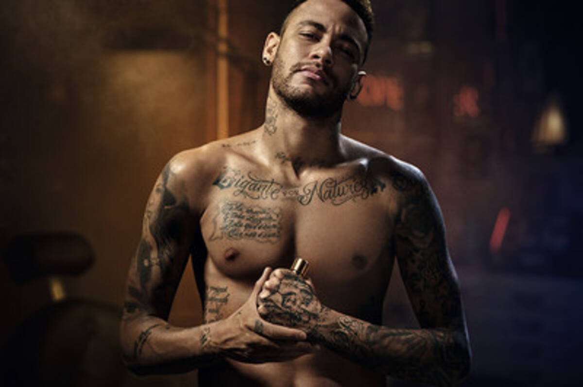 ディーゼル がネイマールとコラボ メンズフレグランスを発売 19年7月16日 エキサイトニュース ディーゼル がネイマールとコラボ メンズフレグランスを発売 19年7月16日 エキサイトニュース