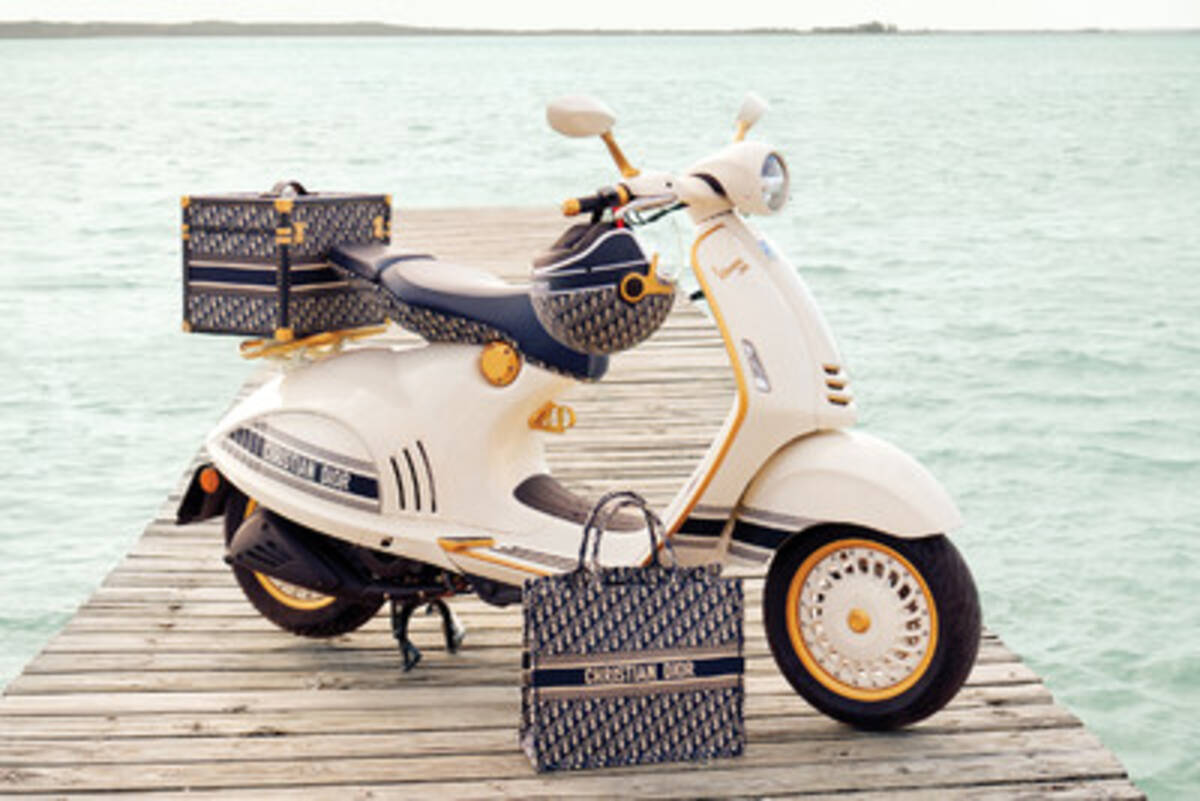 ディオールがイタリアのバイクブランド ベスパ とコラボ オブリーク柄の特別モデル発売へ 年6月15日 エキサイトニュース