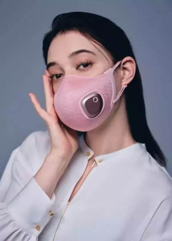 フィリップスの次世代型マスクから新色登場、電動ファン搭載で息苦しさや蒸れを軽減