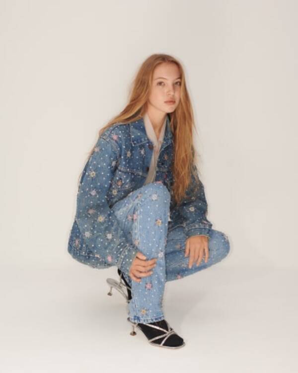 ミュウミュウがリーバイスとコラボしたデニム発売 ピンクパッチの501登場 21年5月24日 エキサイトニュース