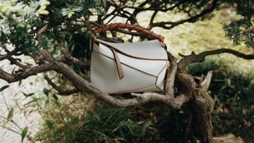 ロエベの21年秋冬プレコレクション、パズル バッグの新作が登場