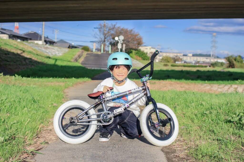 弱冠5歳のBMXライダー田村紬が「バックフリップ男子最年少記録」でギネス世界記録™を樹立！