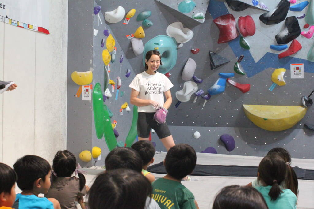 プロフリークライマー・野口啓代が名古屋で子どもたちに直接指導「ボルダリング教室」イベントレポート