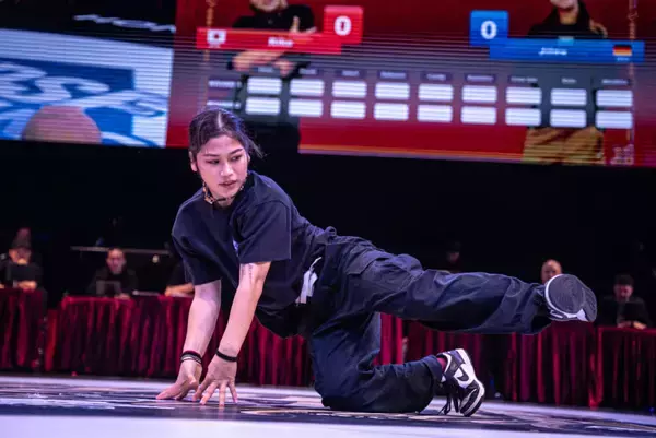 「【WDSF Breaking for Gold 最終戦】BBOY ISSIN・ BGIRL RIKOが金メダルを獲得！」の画像