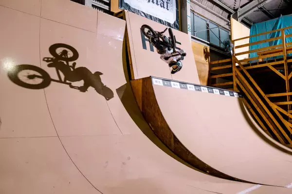 「弱冠6歳のBMXライダー田村紬が「フレア男子最年少記録」で自身2つ目のギネス世界記録™を樹立！」の画像