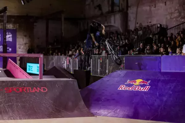 「世界最大級のBMXストリート種目の大会 「SIMPLE SESSION 23」が示すBMXストリートの魅力とは」の画像