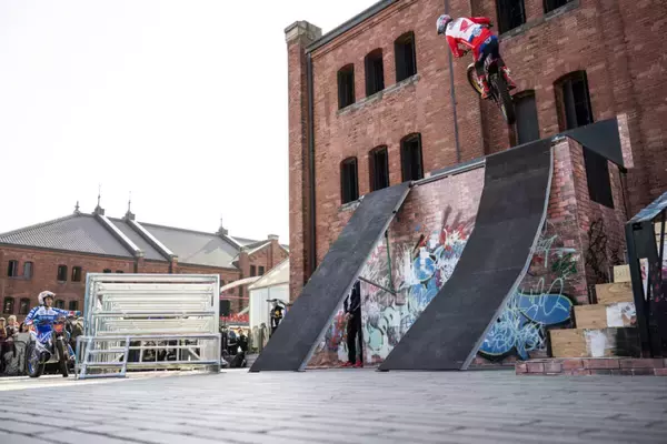 「約70,000人が横浜赤レンガ倉庫でアーバンスポーツに触れた2日間「YOKOHAMA URBAN SPORTS FESTIVAL ’25」〜DAY 1 アフターレポート〜」の画像