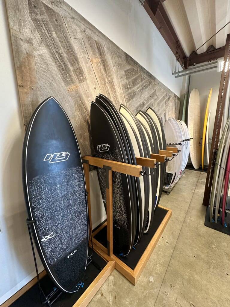 サーフボードを”所有”しない新時代へ。ムラサキスポーツ「SURFBOARD STATION」が変えるサーフィンの常識