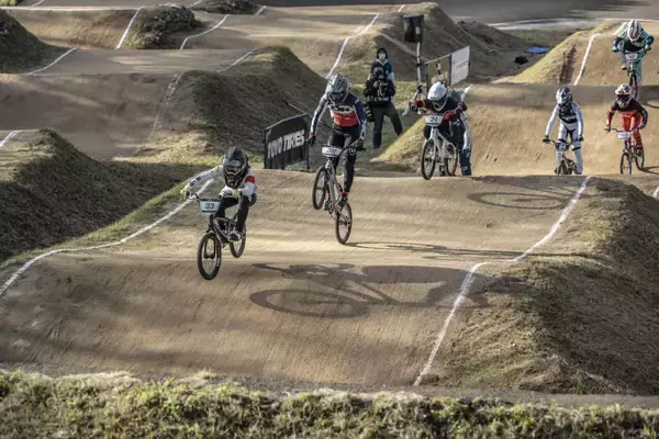 「観戦だけでも楽しめるBMXレースの新たな大会「ジャパン・カップBMXレース2021」」の画像