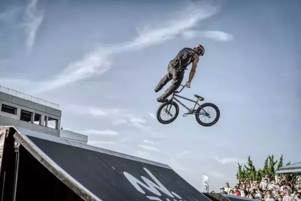 「「他のライダーたちとは常に違う自分でありたい。」BMXライダー大和晴彦が表現し続ける自分だけのオリジナリティとは」の画像