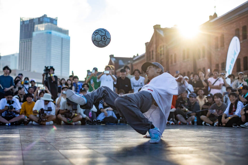 フリースタイルフットボールの新時代へ！ AKIが語る「自分しかできない役割」とは