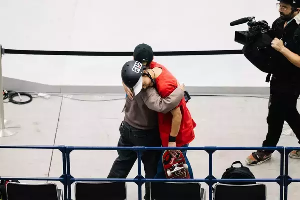 涙の女子決勝と讃えあう男子決勝「ワールドスケートボードストリート2025北九州 – グランドファイナル – 」大会レポート