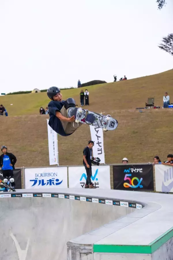 「10代の若手たちを抑えて優勝。笹岡が先駆者としての力を示す「第6回マイナビ日本スケートボード選手権大会」男子パーク種目」の画像