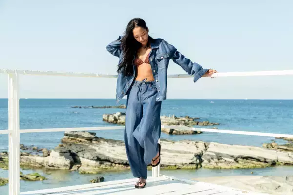 「海と太陽の光をまとう、新定番デニム 「BILLABONG BEACH LOVER JEANS」登場」の画像