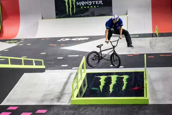 「絶対王者と新王者、そして国内初開催の女子BMXパーク。歴史が動いた2日間「X Games Chiba 2026」」の画像