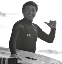 プロサーファー・牛越峰統さんに聞く「50歳、サーフィンとの向き合い方は変わりました？」