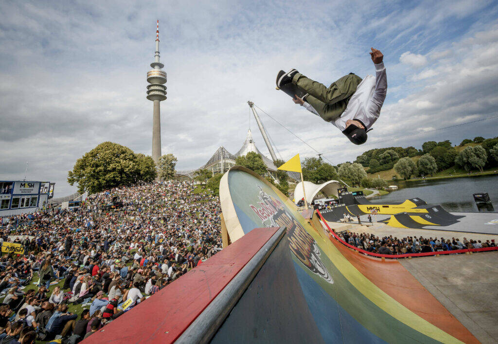 6 29 土 深夜 Red Bull Tv で日本語解説付きで生中継 世界唯一のスケートボードダウンヒル大会 Red Bull Roller Coaster 19年6月28日 エキサイトニュース