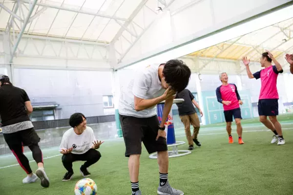 「フリースタイラーVSプロサッカー選手 プライドをかけた名勝負動画、公開」の画像