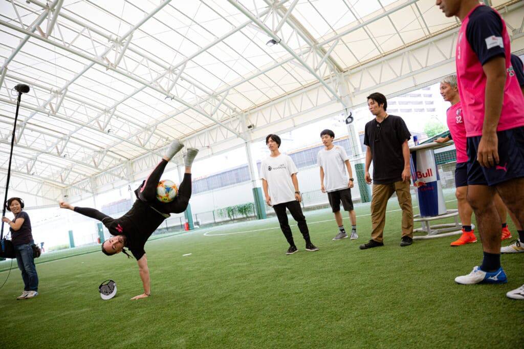 フリースタイラーVSプロサッカー選手 プライドをかけた名勝負動画、公開