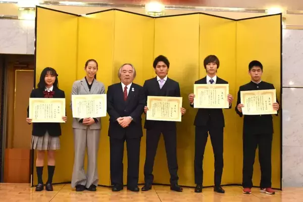 野口啓代、楢崎智亜ら5名が表彰「2019シーズン JMSCA 表彰式」