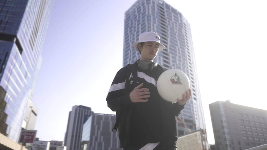 FILA BASKETBALL 　FREESTYLE BASKETBALLER「BUG⁉」とのコラボコレクションを発売