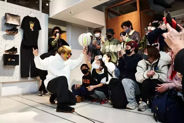 「FILA BASKETBALL 　FREESTYLE BASKETBALLER「BUG⁉」とのコラボコレクションを発売」の画像