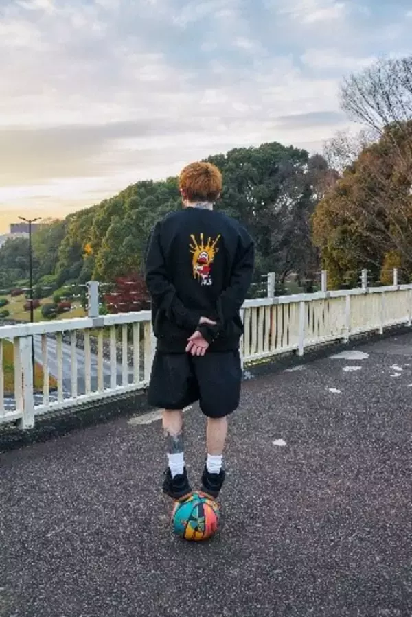 「FILA BASKETBALL 　FREESTYLE BASKETBALLER「BUG⁉」とのコラボコレクションを発売」の画像