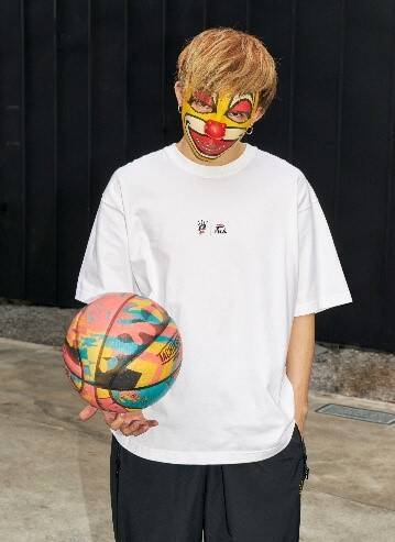 FILA BASKETBALL 　FREESTYLE BASKETBALLER「BUG⁉」とのコラボコレクションを発売