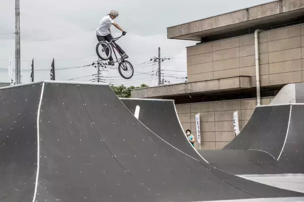 「「マイナビ Japan Cup 第1戦」フリースタイル・パーク種目。2021シリーズ初戦は男子エリートでは中村輪夢、女子エリートは大池水杜が優勝!」の画像