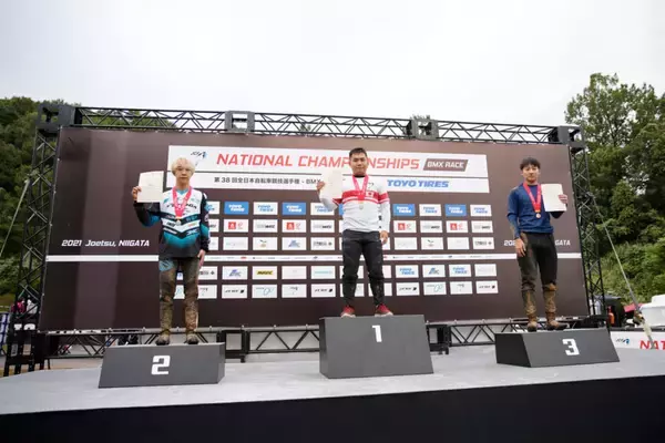 「大波乱の「2021年全日本選手権BMXレース」松下巽が3年ぶり2度目の優勝、酒井亜樹が初タイトル」の画像