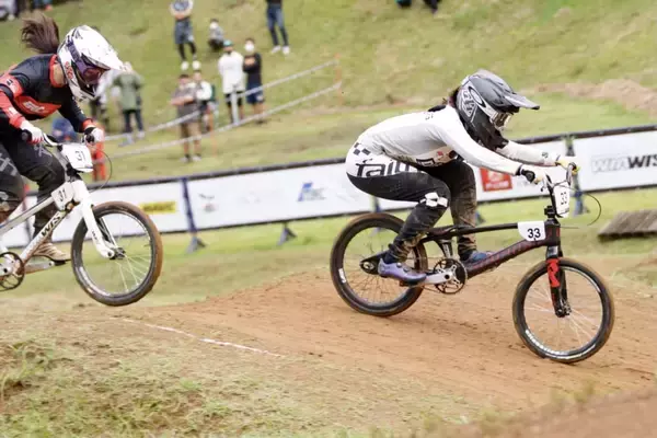 大波乱の「2021年全日本選手権BMXレース」松下巽が3年ぶり2度目の優勝、酒井亜樹が初タイトル