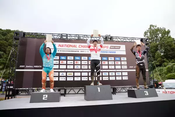 「大波乱の「2021年全日本選手権BMXレース」松下巽が3年ぶり2度目の優勝、酒井亜樹が初タイトル」の画像