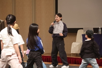 全⽇本ジュニア⼥⼦2連覇のブレイキン次世代のエースが未来を担う学⽣に夢と勇気を伝える【岸本美麗選⼿ トーク＆ダンスバトル形式デモ 開催報告】