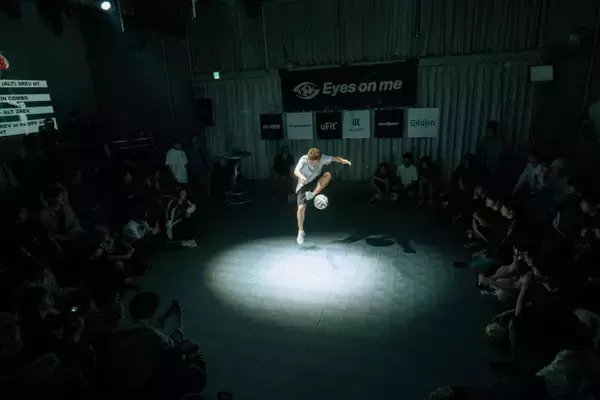 「フリースタイルフットボールのトッププレイヤー達が集結。「Eyes on me 2026」会場に満ちた熱気と主催者が語るショーケース」の画像