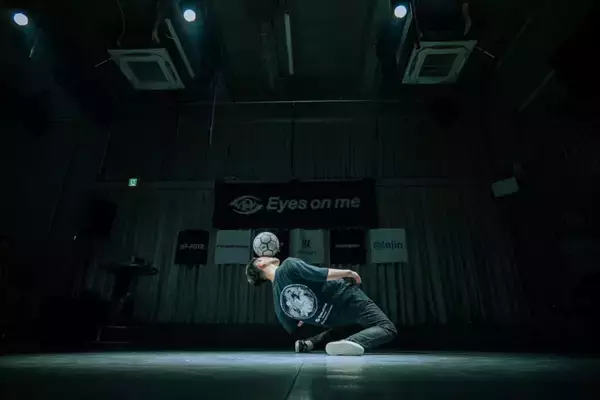 「フリースタイルフットボールのトッププレイヤー達が集結。「Eyes on me 2026」会場に満ちた熱気と主催者が語るショーケース」の画像