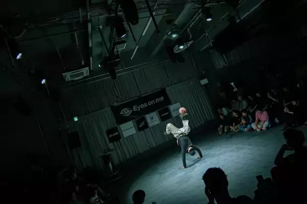 「フリースタイルフットボールのトッププレイヤー達が集結。「Eyes on me 2026」会場に満ちた熱気と主催者が語るショーケース」の画像