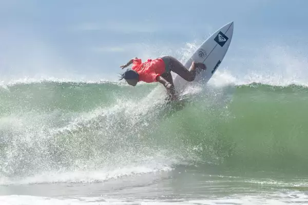 「QS6000「BILLABONG TAHARA PRO」開催！中塩佳那とCaleb Tancredが優勝」の画像