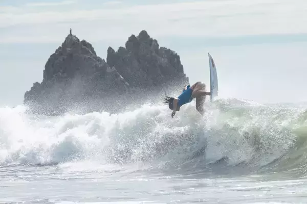 「QS6000「BILLABONG TAHARA PRO」開催！中塩佳那とCaleb Tancredが優勝」の画像